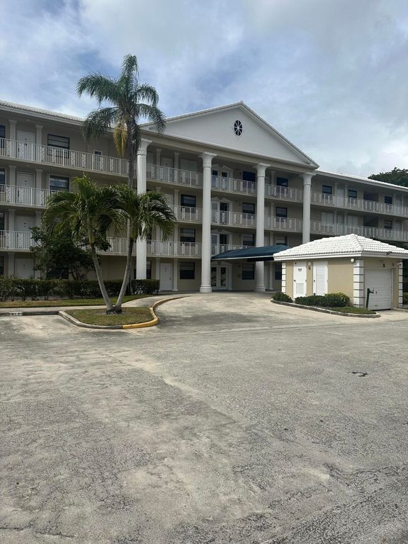 3507 VILLAGE Boulevard 302, West Palm Beach, FL 33409