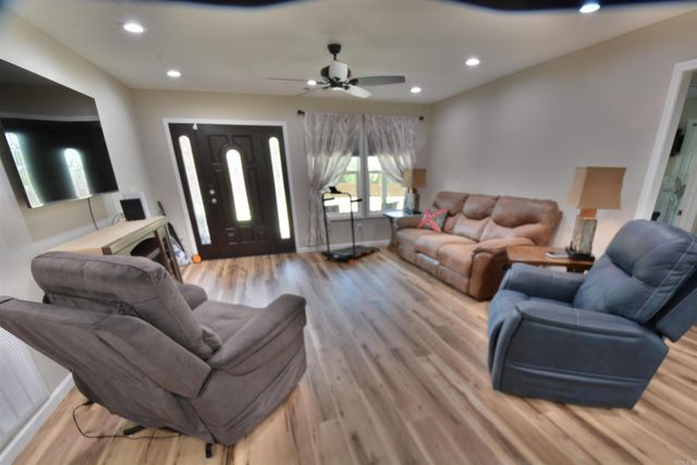 104 HINTON Lane, Hot Springs, AR 71901