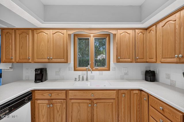 1512 Highland Green Drive, Toledo, OH 43614
