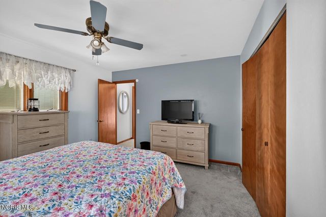 1512 Highland Green Drive, Toledo, OH 43614