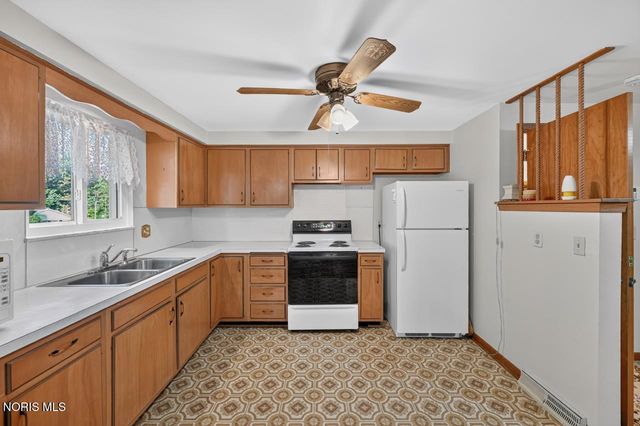 1512 Highland Green Drive, Toledo, OH 43614
