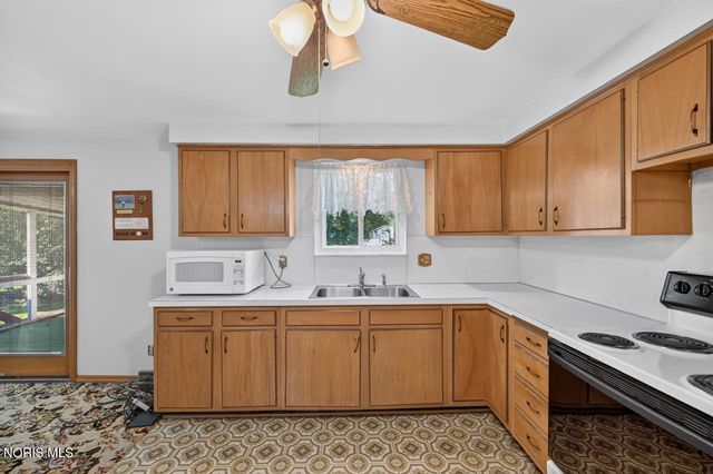 1512 Highland Green Drive, Toledo, OH 43614