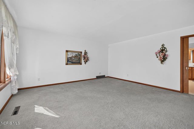 1512 Highland Green Drive, Toledo, OH 43614