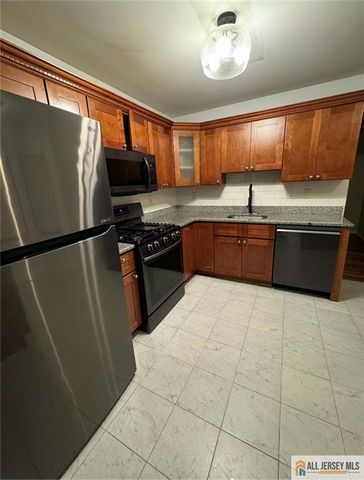 1001 Cypress Lane 1, East Brunswick, NJ 08816
