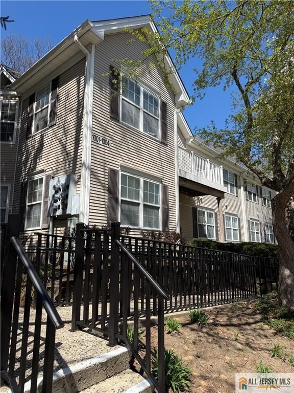 1001 Cypress Lane 1, East Brunswick, NJ 08816