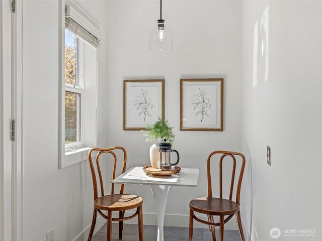 1906 44th Avenue SW, Seattle, WA 98116