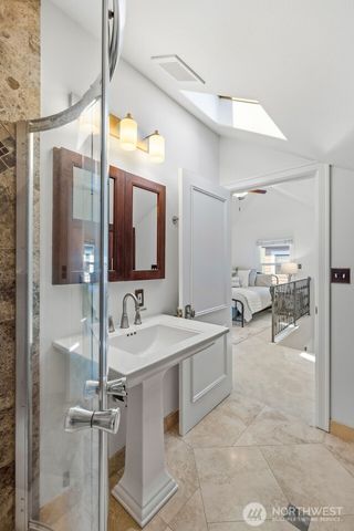 1906 44th Avenue SW, Seattle, WA 98116