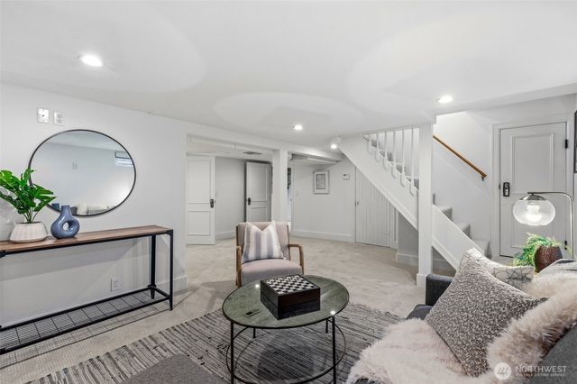 1906 44th Avenue SW, Seattle, WA 98116