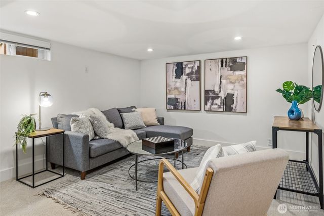 1906 44th Avenue SW, Seattle, WA 98116