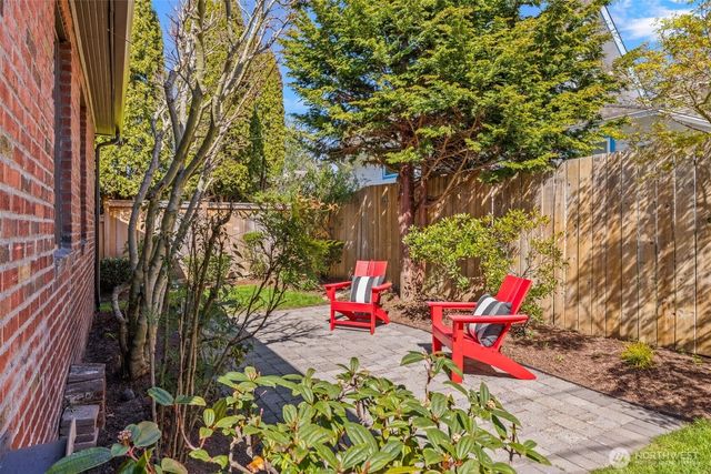 1906 44th Avenue SW, Seattle, WA 98116