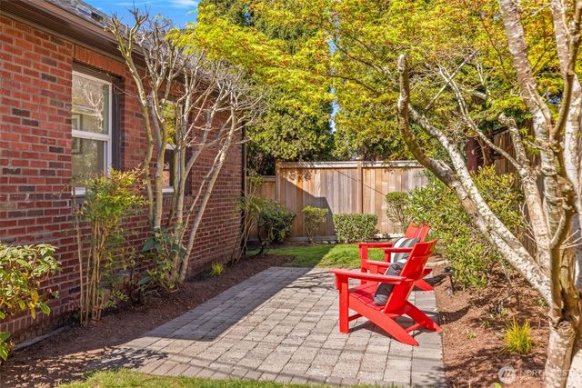 1906 44th Avenue SW, Seattle, WA 98116