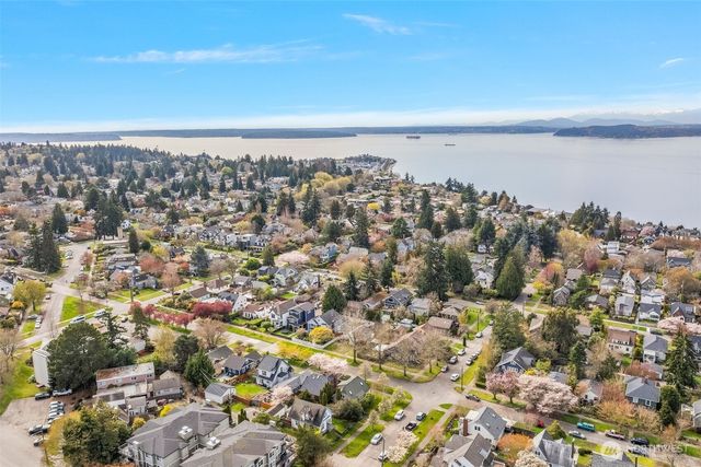 1906 44th Avenue SW, Seattle, WA 98116