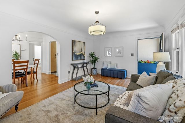 1906 44th Avenue SW, Seattle, WA 98116