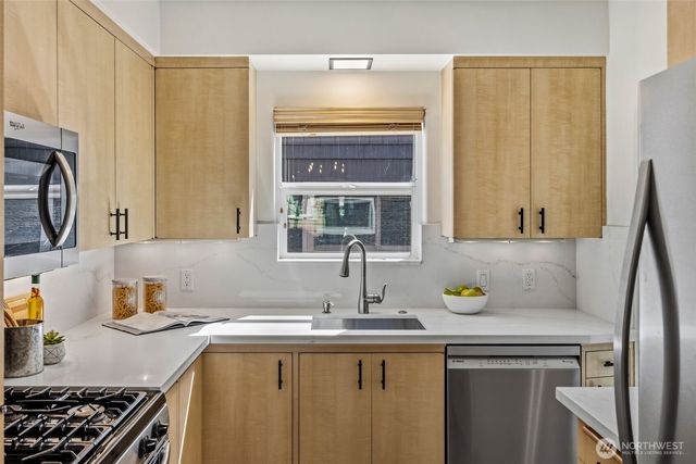 1906 44th Avenue SW, Seattle, WA 98116