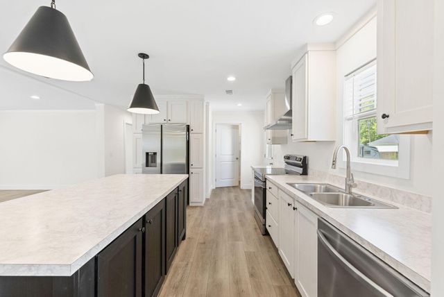 6105 Fox Drive, Ravenel, SC 29470