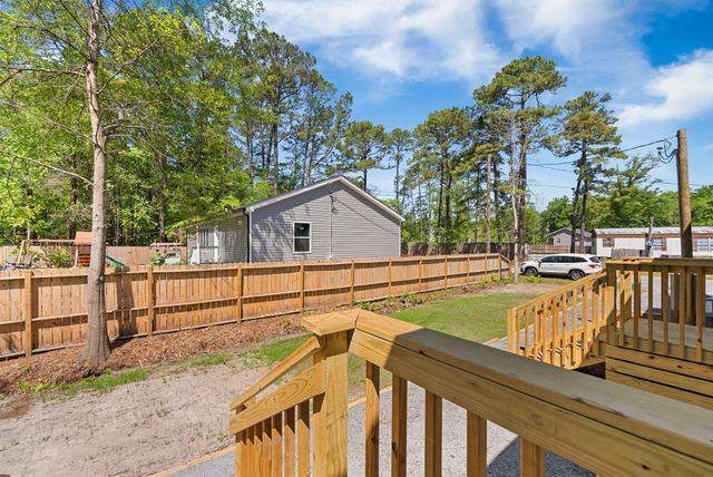 6105 Fox Drive, Ravenel, SC 29470