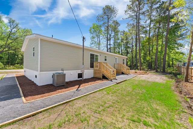 6105 Fox Drive, Ravenel, SC 29470