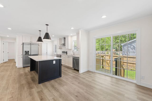 6105 Fox Drive, Ravenel, SC 29470