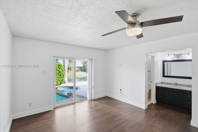 9349 NW 47th St, Sunrise, FL 33351