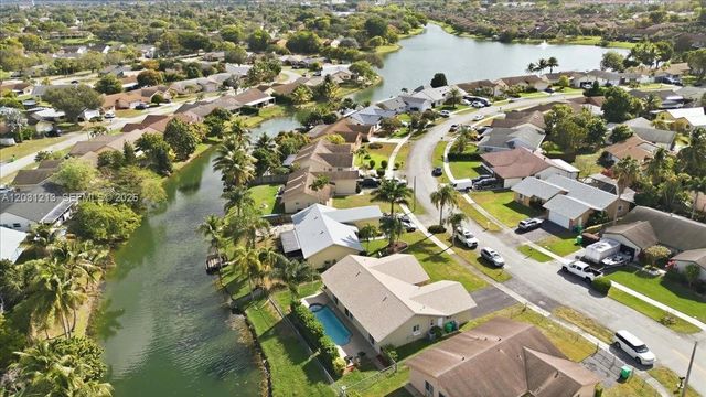 9349 NW 47th St, Sunrise, FL 33351