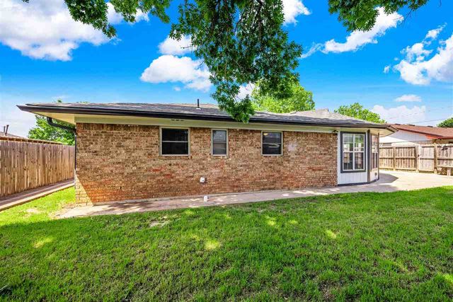 1618 SE Indiana Ave, Lawton, OK 73501