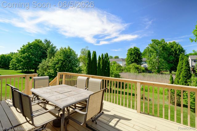 42996 Pond Bluff Drive, Van Buren Charter Township, MI 48111