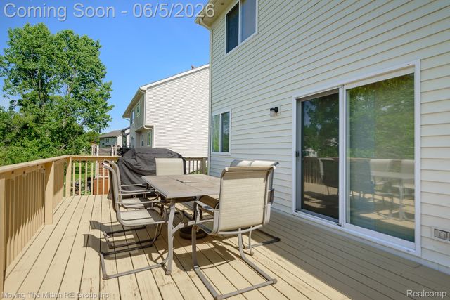 42996 Pond Bluff Drive, Van Buren Charter Township, MI 48111