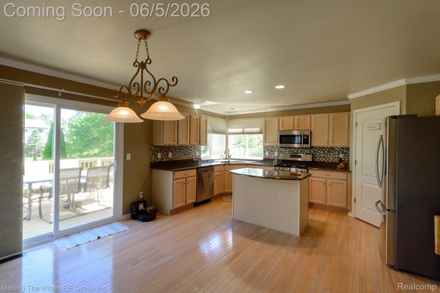 42996 Pond Bluff Drive, Van Buren Charter Township, MI 48111