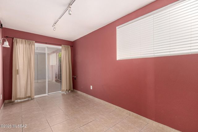 11 E Pastime Road E, Tucson, AZ 85705