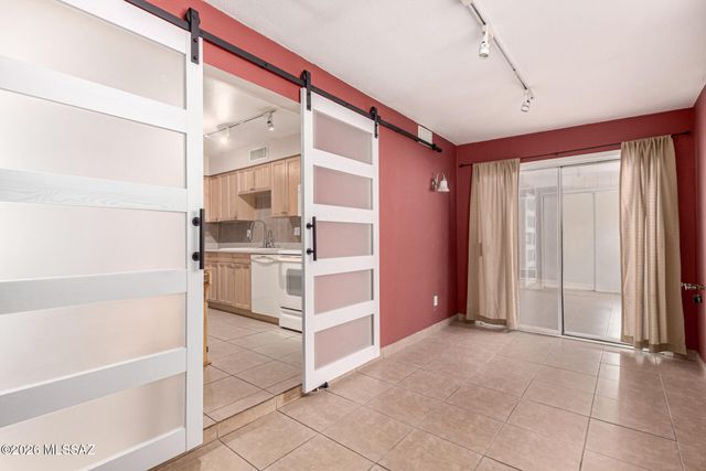 11 E Pastime Road E, Tucson, AZ 85705