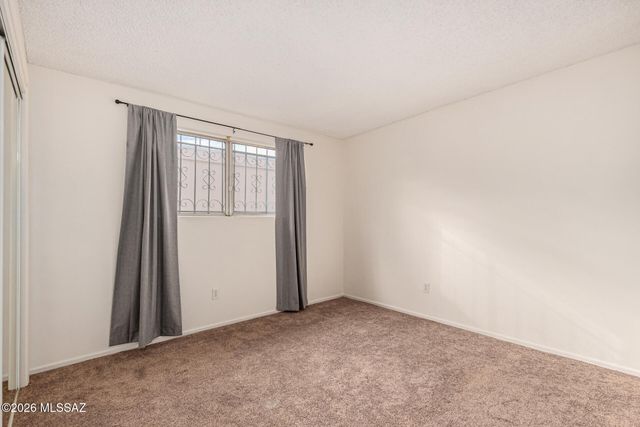 11 E Pastime Road E, Tucson, AZ 85705