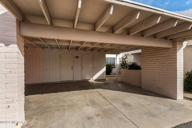 11 E Pastime Road E, Tucson, AZ 85705