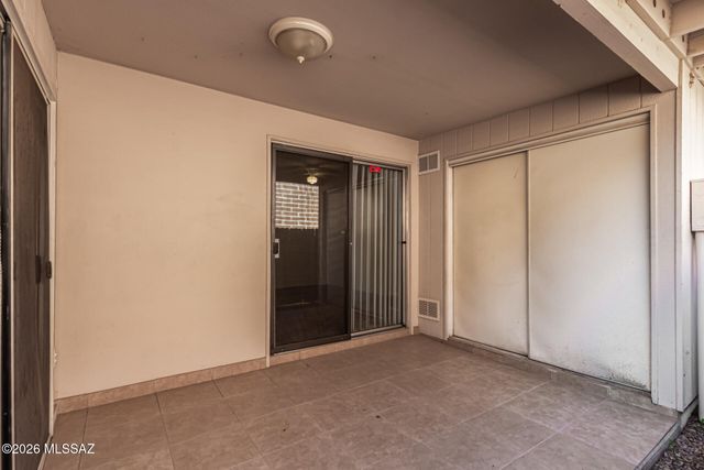 11 E Pastime Road E, Tucson, AZ 85705