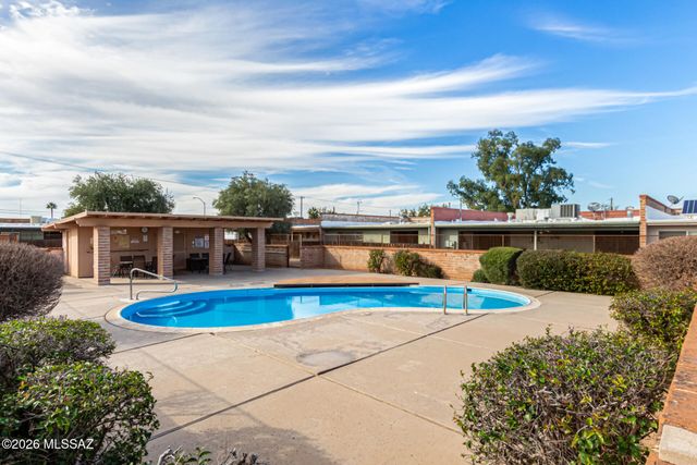 11 E Pastime Road E, Tucson, AZ 85705