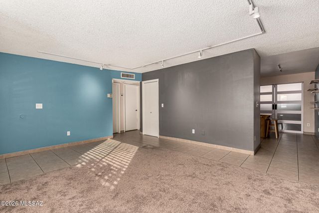 11 E Pastime Road E, Tucson, AZ 85705