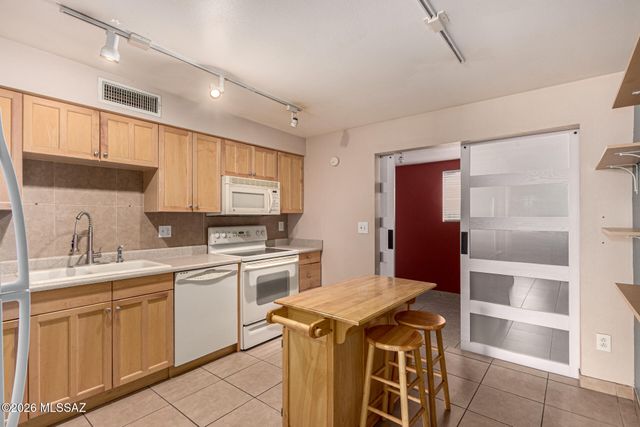11 E Pastime Road E, Tucson, AZ 85705