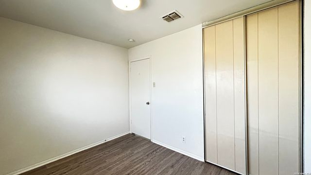 939 Hayloft Ln, San Antonio, TX 78245