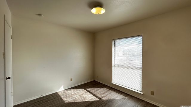 939 Hayloft Ln, San Antonio, TX 78245