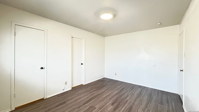 939 Hayloft Ln, San Antonio, TX 78245