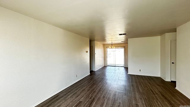 939 Hayloft Ln, San Antonio, TX 78245