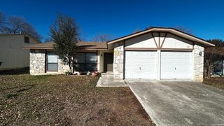 939 Hayloft Ln, San Antonio, TX 78245