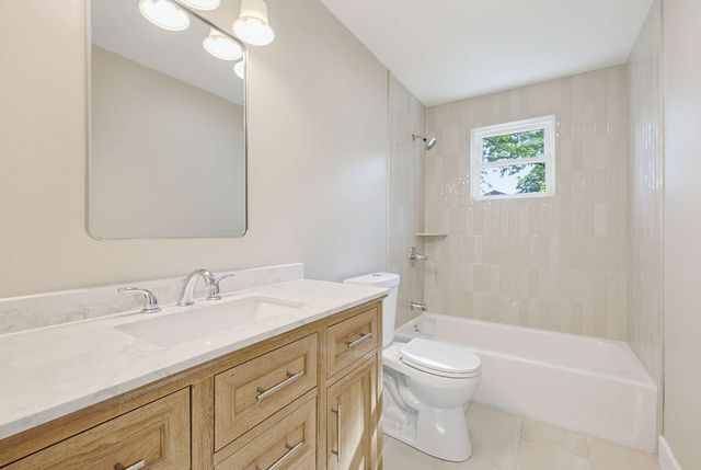 28 Deerfield Rd, Attleboro, MA 02703