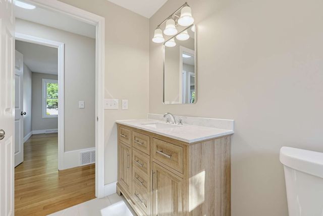 28 Deerfield Rd, Attleboro, MA 02703