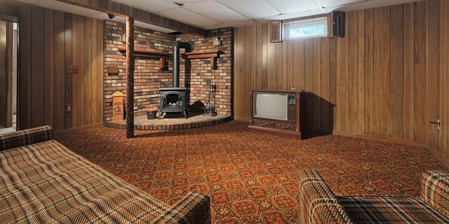 28 Deerfield Rd, Attleboro, MA 02703