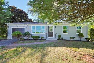 28 Deerfield Rd, Attleboro, MA 02703