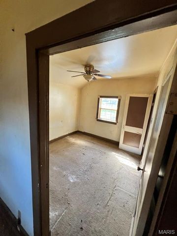 7819 Vermont Avenue, St Louis, MO 63111