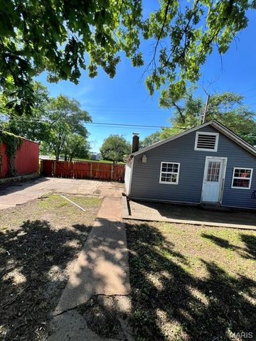 7819 Vermont Avenue, St Louis, MO 63111