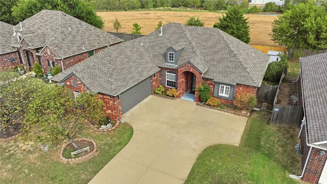 9901 E 111th Street N, Owasso, OK 74055