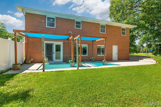 2364 Seminary Road, Brighton, IL 62012