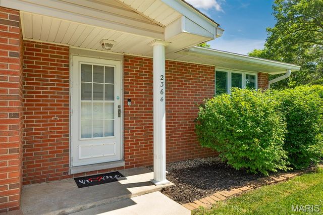 2364 Seminary Road, Brighton, IL 62012
